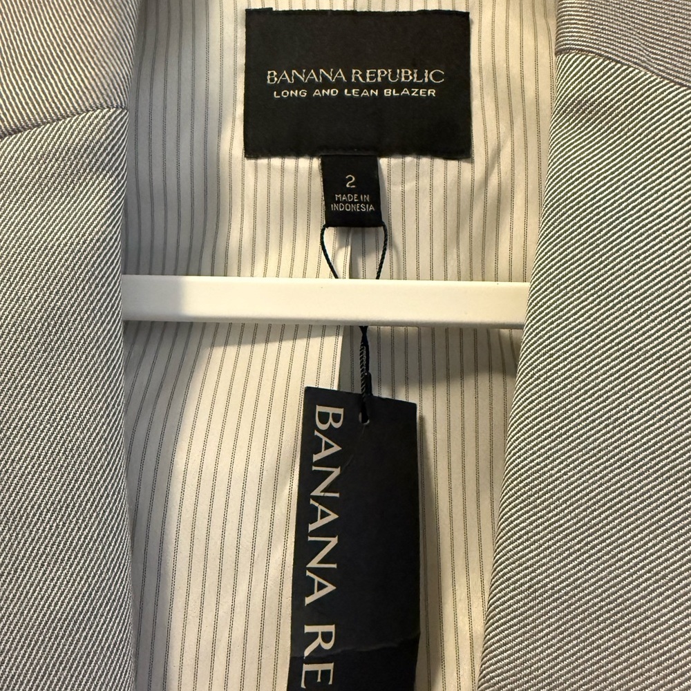 NWT Banana Republic Light Gray Blazer, Size 2 - Picture 7 of 10